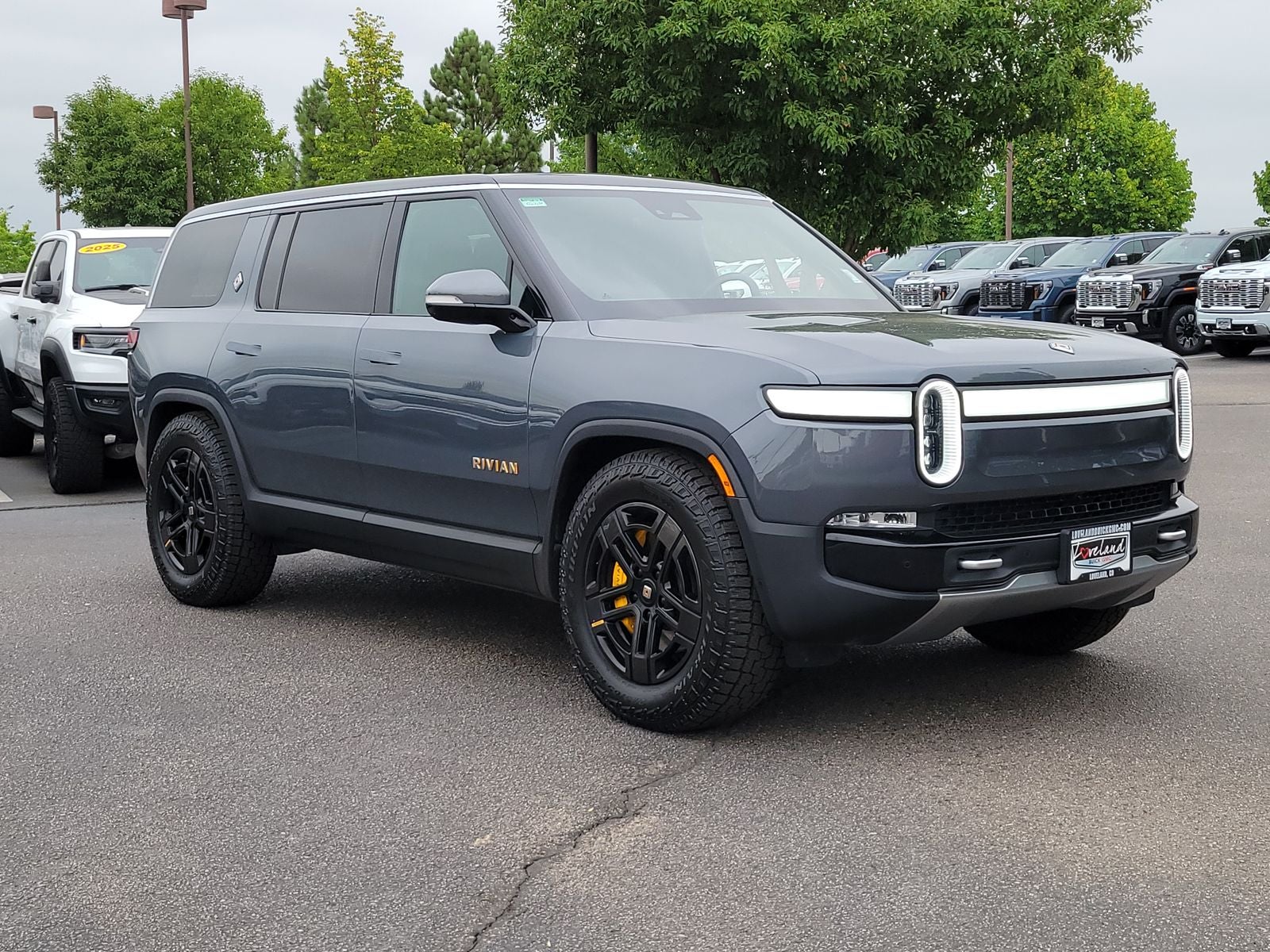 2024 Rivian R1S